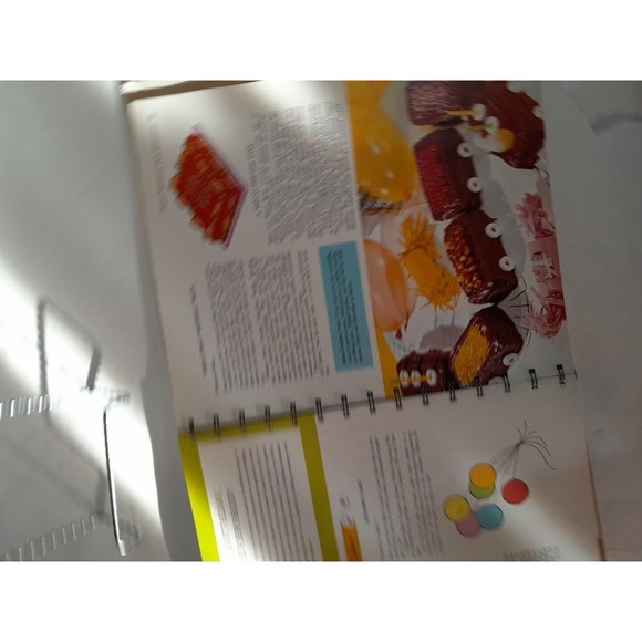 Betty Crocker's Cake and Frosting Mix Cookbook 1966 1st Ed/1st Print HC Spiral - Picture 6 of 6